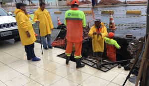 Após chuvas, prefeitura de Maceió realiza manutenção e desobstrução em galerias