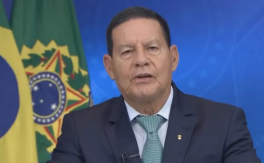 Mourão critica 'lideranças' que, 'com o silêncio', deixaram para as Forças Armadas a conta de 'inação' ou 'pretenso golpe'