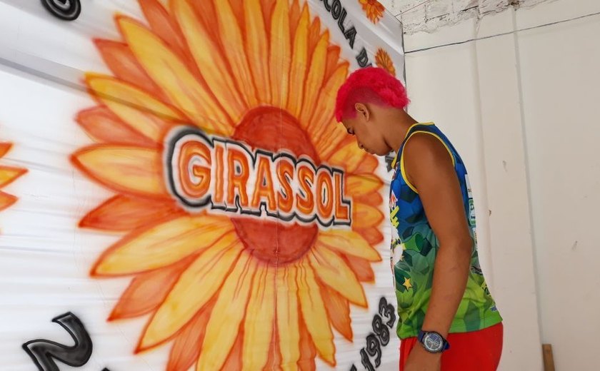 Escola de Samba Girassol homenageia 'Alagoanos Universais'