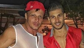 Ex-BBB Cristiano assume namoro com mister: 'Momento mais feliz da minha vida'