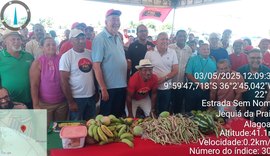Entrega de equipamentos impulsiona apicultura no Assentamento Rua Nova em Jequiá da Praia