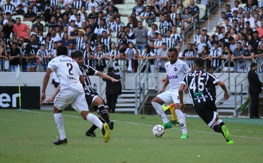 Comemorando o acesso à primeira divisão, Ceará vence ABC com gol no fim