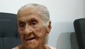 Com 105 anos, Dona Maria Sena é a pessoa mais idosa do documentário Raízes de Arapiraca