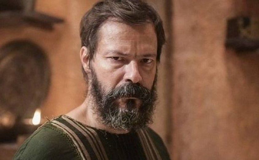 Heitor Martinez se recusa a fazer cenas de beijo em 'Gênesis' após Covid-19