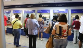 Mais de 85 mil servidores do Estado recebem o 13º nesta quinta-feira (15)