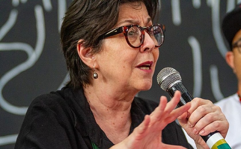 'Plantar sementes estratégicas para transformar o país', diz Tereza Campello em festival do MST