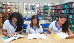 Parceria entre Seduc, FNDE e Correios garante livros didáticos à rede pública de Alagoas