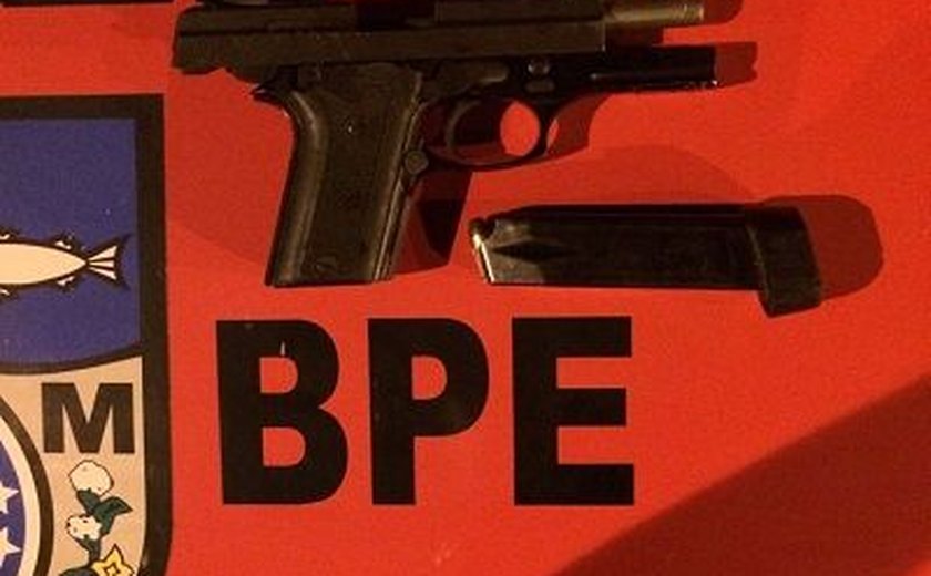 BPE recupera arma de fogo roubada de policial civil no bairro do Jacintinho