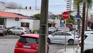 Prédio de clínica tem princípio de incêndio após curto-circuito