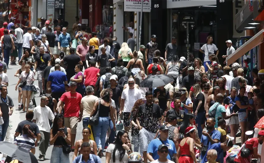 População brasileira chega a 213,4 milhões de habitantes, estima IBGE
