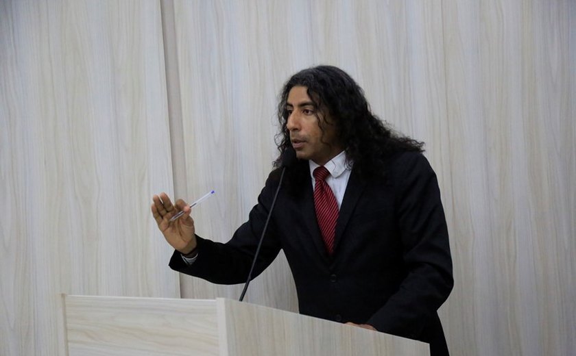 Lobão assume mandato como deputado estadual e já projeta reeleição