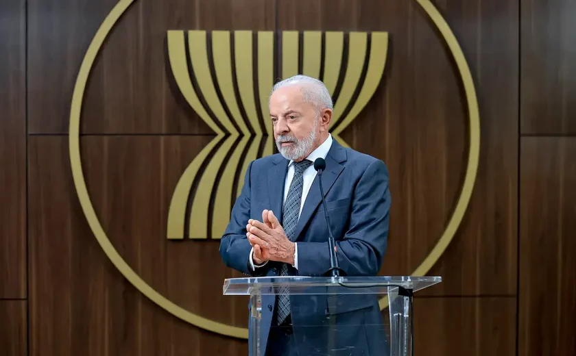 Lula quer discutir com Trump punição dada a ministros do STF