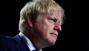 Inglaterra ameniza lockdown, mas premiê Johnson pede cautela