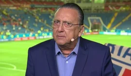 Galvão Bueno pega covid-19 às vésperas da Copa do Mundo e faz Globo mudar programação