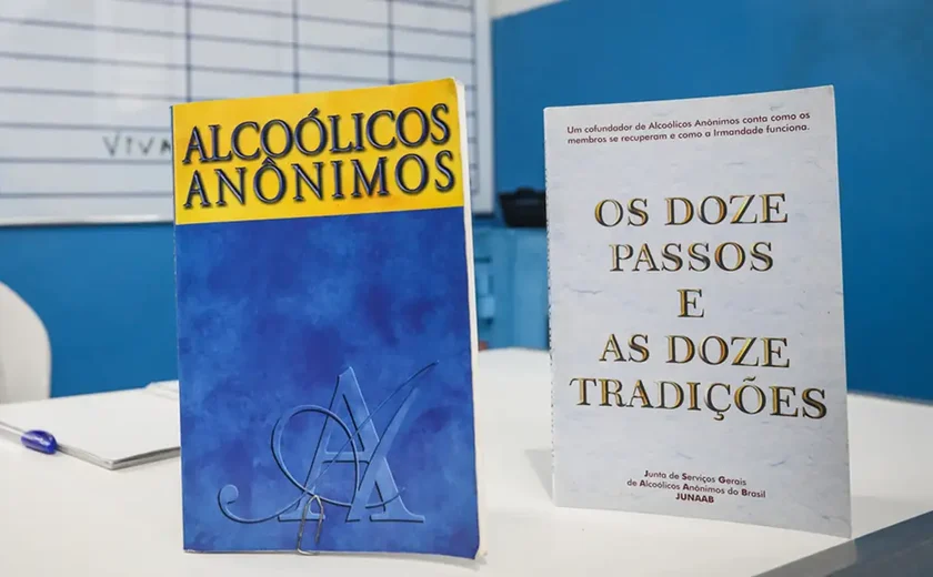 Aos 90 anos, Alcoólicos Anônimos têm maior participação feminina