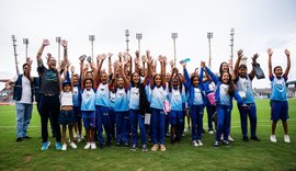 Projeto leva alunos da rede pública municipal ao Rei Pelé em dia de vitória do CSA