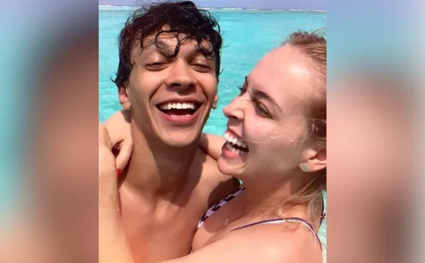 Júlio Cocielo anuncia fim do casamento com Tata Estaniecki
