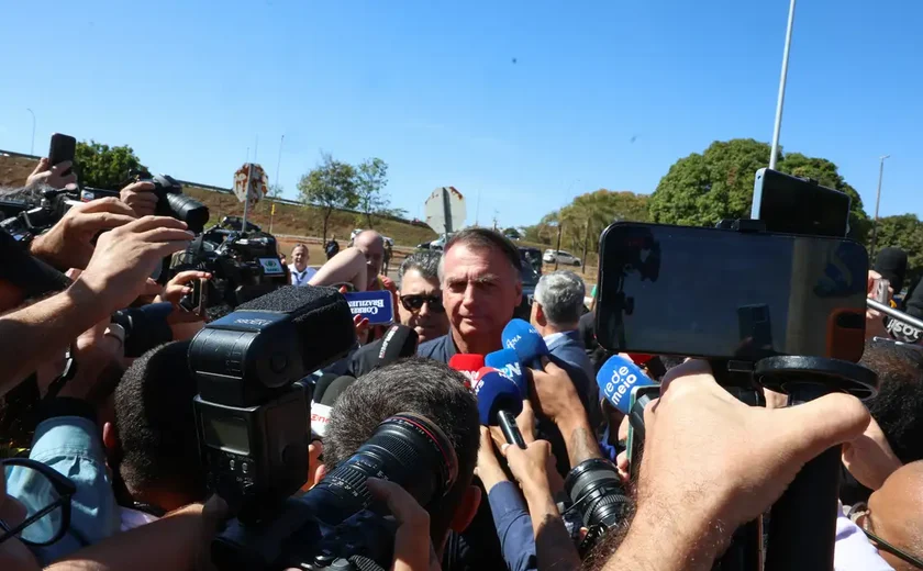 Bolsonaro nega ter descumprido proibição de uso de redes sociais