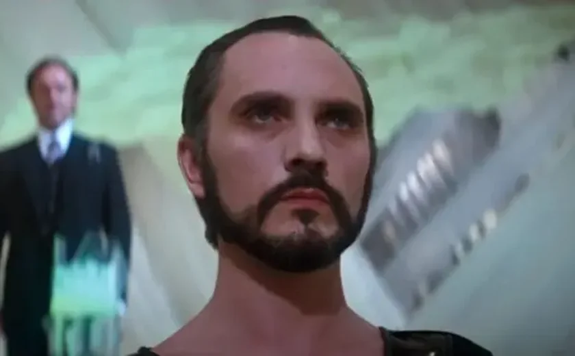 Morre aos 87 anos Terence Stamp, vilão dos filmes do Superman