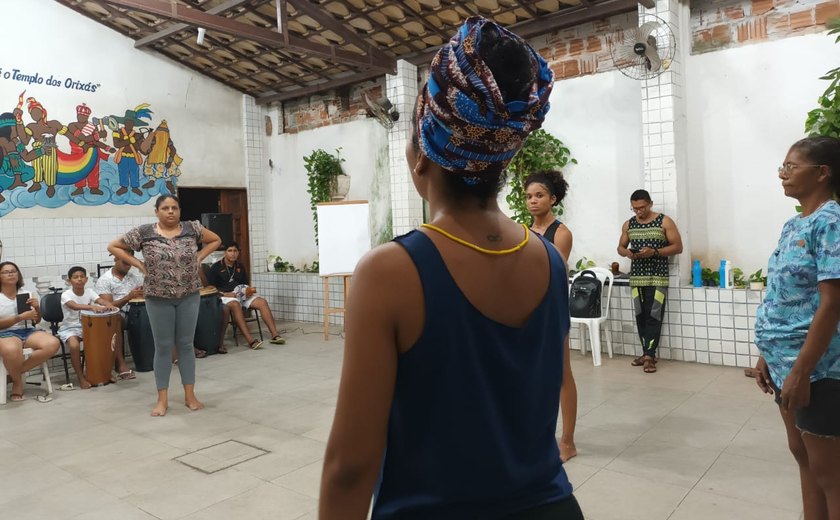 Afoxé Odô Iyá promove oficinas gratuitas de canto, dança e percussão