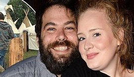 Adele confirma que casou com Simon Konecki