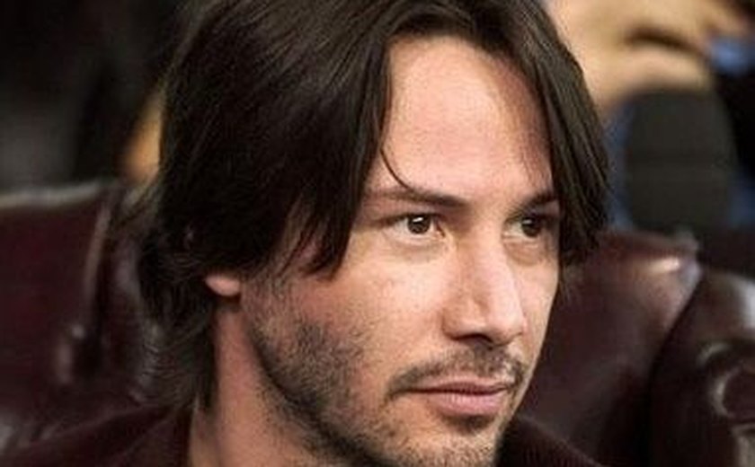 Keanu Reeves banca herói da vida real e 'salva' fã perdida em Los Angeles