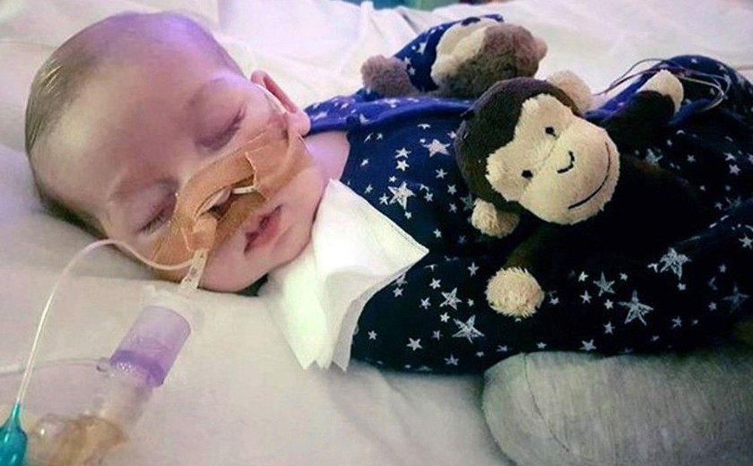 Bebê que sofria de síndrome rara, Charlie Gard morre no Reino Unido