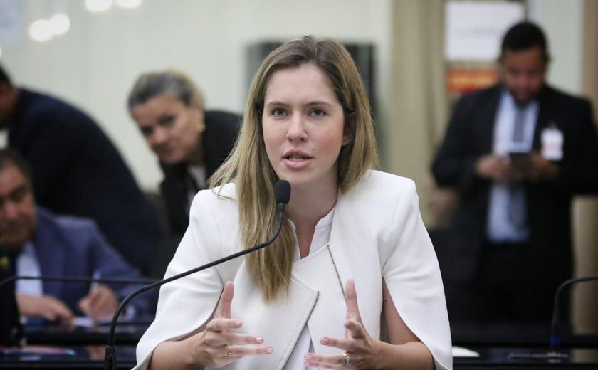 Cibele Moura reforça importância de projeto de câmeras de segurança