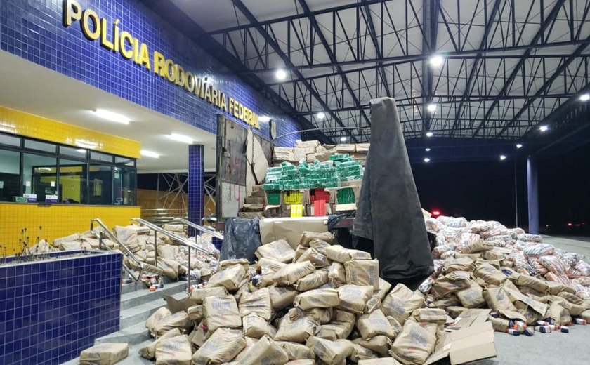 PRF apreende mais de uma tonelada de maconha no Sertão de Alagoas