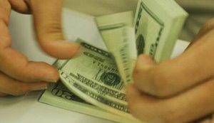 Moeda abre a terça-feira (19) cotada a R$ 4,85