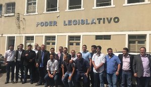 Vereadores fazem ato em apoio a parlamentar preso em Pilar
