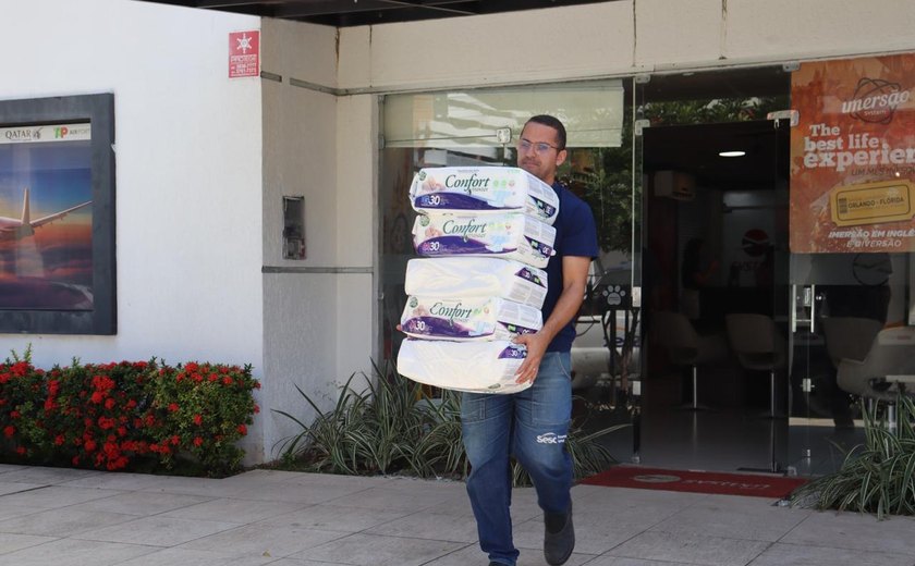Sesc Mesa Brasil entrega 274 pacotes de fraldas descartáveis ao Lar São Francisco de Assis