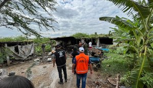 FPI autua pocilga e abatedouro clandestinos em Delmiro Gouveia
