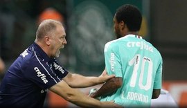 Palmeiras bate Fluminense e vê líder a três pontos