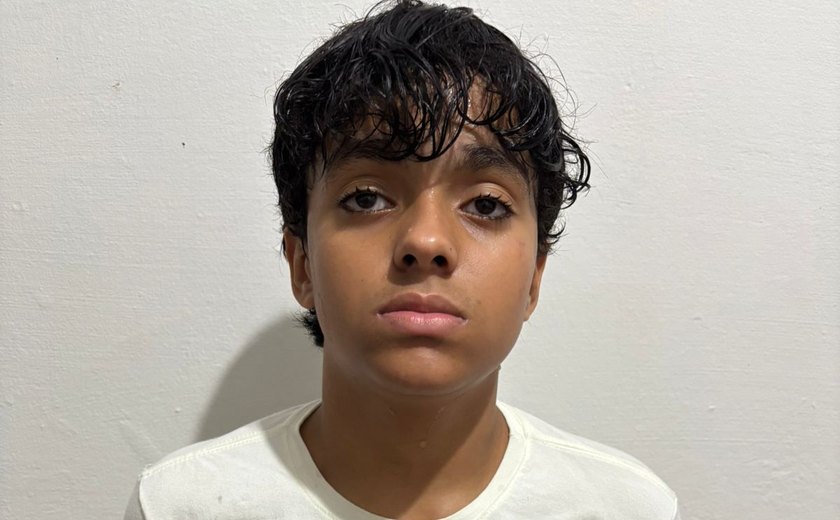 Menino de 13 anos luta contra a cegueira e precisa de cirurgia urgente
