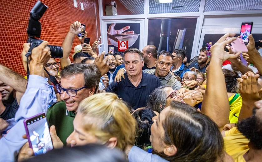 Em Alagoas para o Réveillon, Bolsonaro ignora tragédia da Braskem em Maceió
