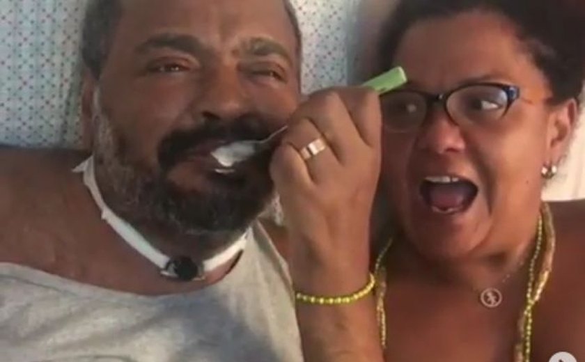 Arlindo Cruz se alimenta sozinho e comove a internet