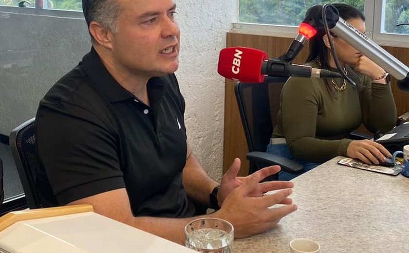 Prioridade em Alagoas é atender vítimas das chuvas e avançar em obras estruturantes, diz Renan Filho