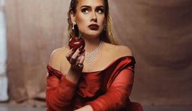 Adele aquece para clipe de 'Oh My God' com foto elegante