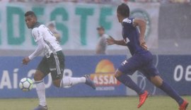 Palmeiras empata com rebaixado Paraná, mas mantém liderança