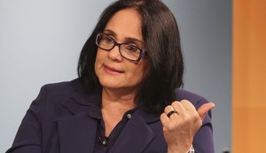Site de relacionamento oferece assinatura vitalícia para ministra Damares Alves