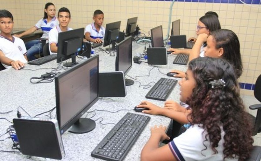 Governo de AL repassa mais de R$ 2 milhões para investimento nas escolas