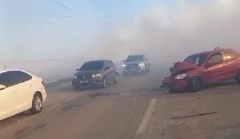 Fumaça de queima de plantação causa acidente envolvendo quatro veículos em Rio Largo
