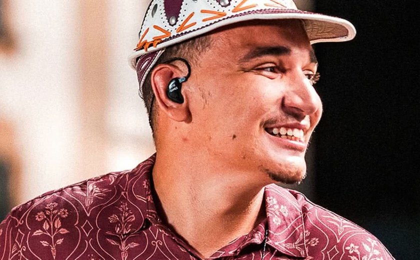 Cantor João Gomes diz que teve alucinações por abstinência de álcool: 'Foram dias tensos'