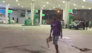 Polícia inicia investigação de caso de homem que arrastou gato morto na parte alta de Maceió