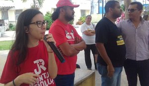 Ato contra privatizações reúne estudantes e lideranças sindicais em Arapiraca