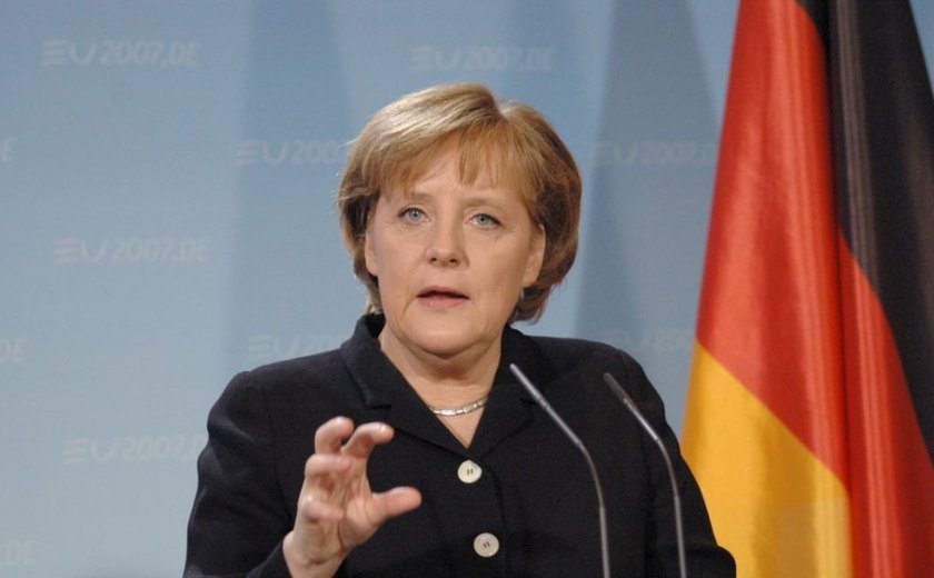 Pesquisa diz que 46% dos alemães querem renúncia de Merkel