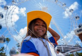 Roda Maceió encanta crianças da rede municipal em seu primeiro dia de funcionamento