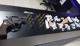 PM combate o tráfico e apreende drogas e três armas de fogo