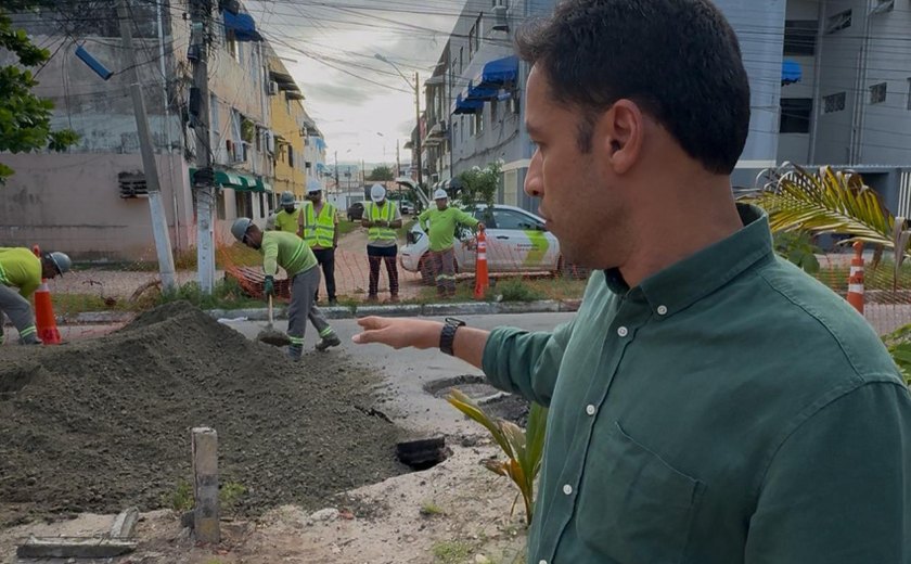 Vice-prefeito e titular da Seminfra cobra da BRK explicações para abertura de cratera na Jatiúca